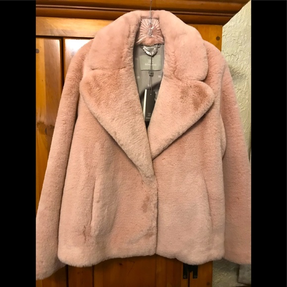 Emanuela Faux-Fur Oversized Fluffy Fur Jacket. - Picture 9 of 11